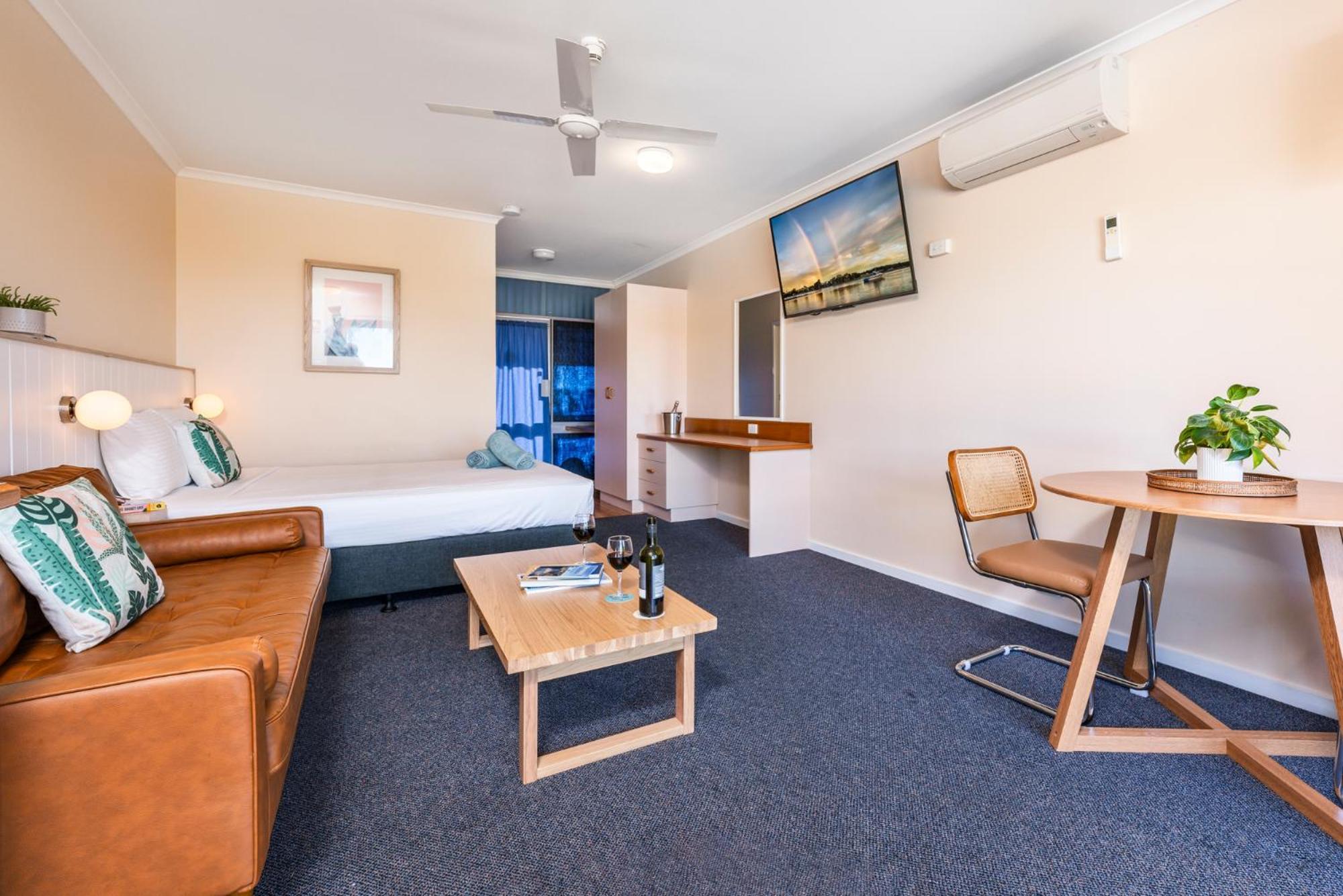 South Seas Motel Меримбула Экстерьер фото